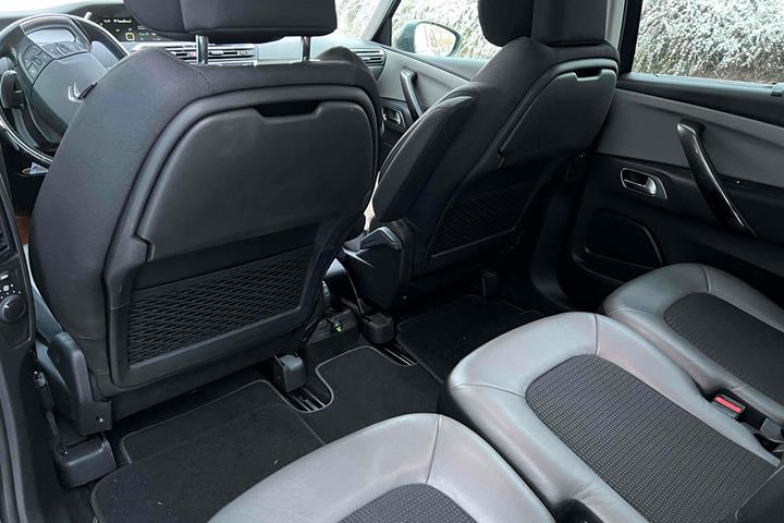 Grå Citroën Grand C4 Picasso fra 2015