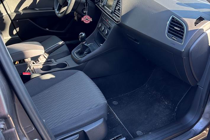 Grå Seat Leon fra 2014