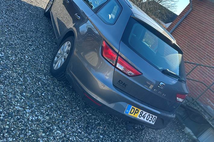 Grå Seat Leon fra 2014