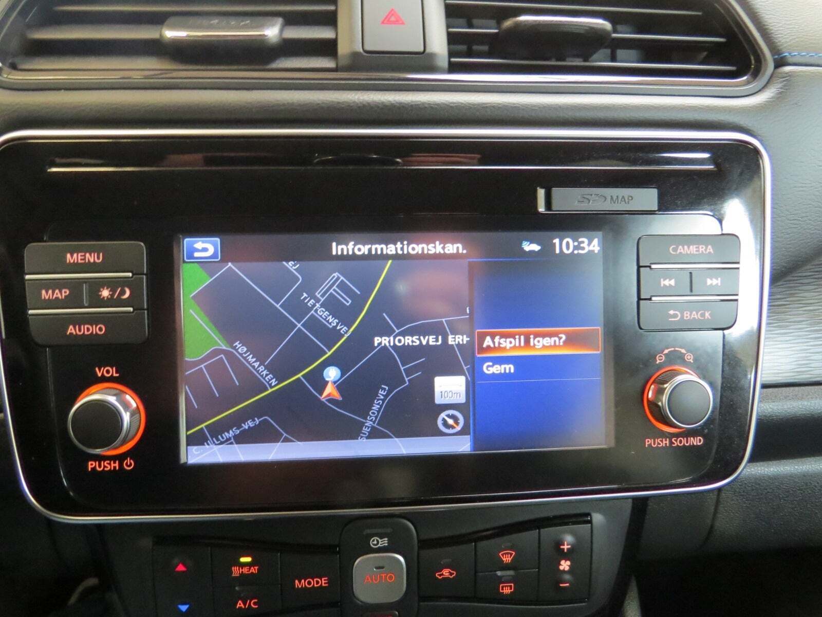 Hvid Nissan Leaf fra 2018