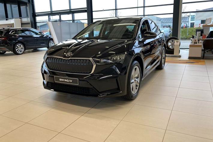 Sort Skoda Enyaq fra 2023