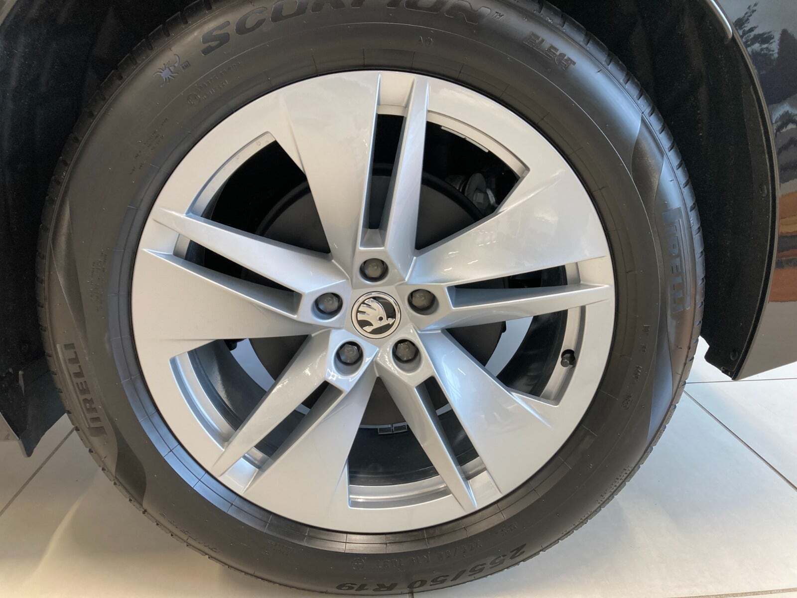 Sort Skoda Enyaq fra 2023