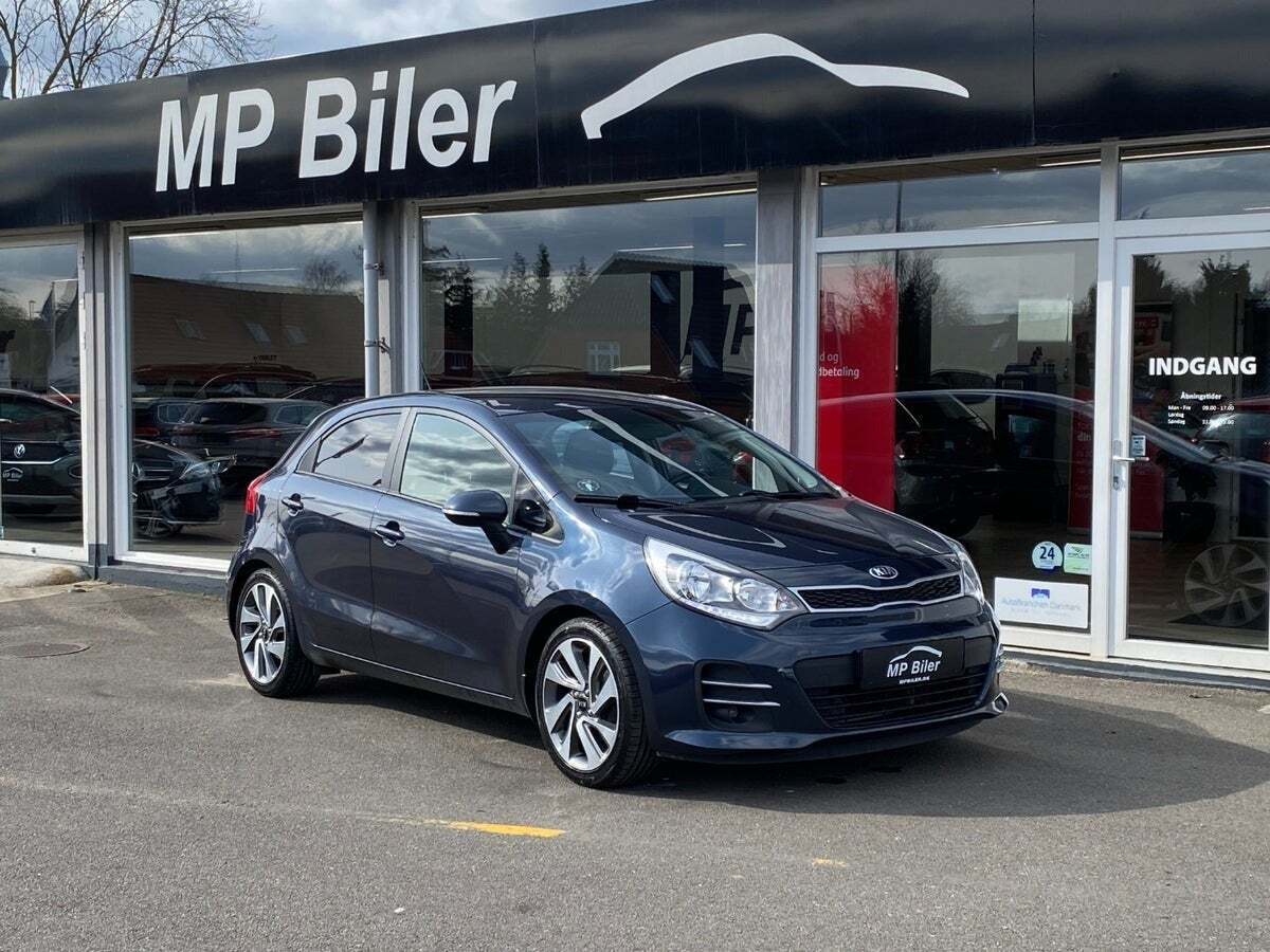 Grå Kia Rio fra 2015