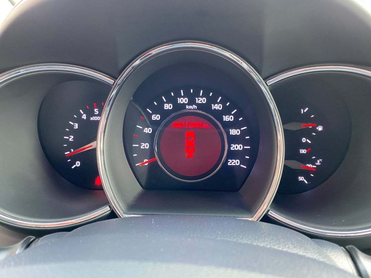 Grå Kia Rio fra 2015