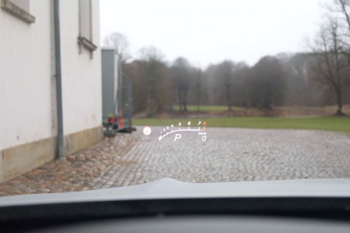 Grå Mercedes C63 fra 2017