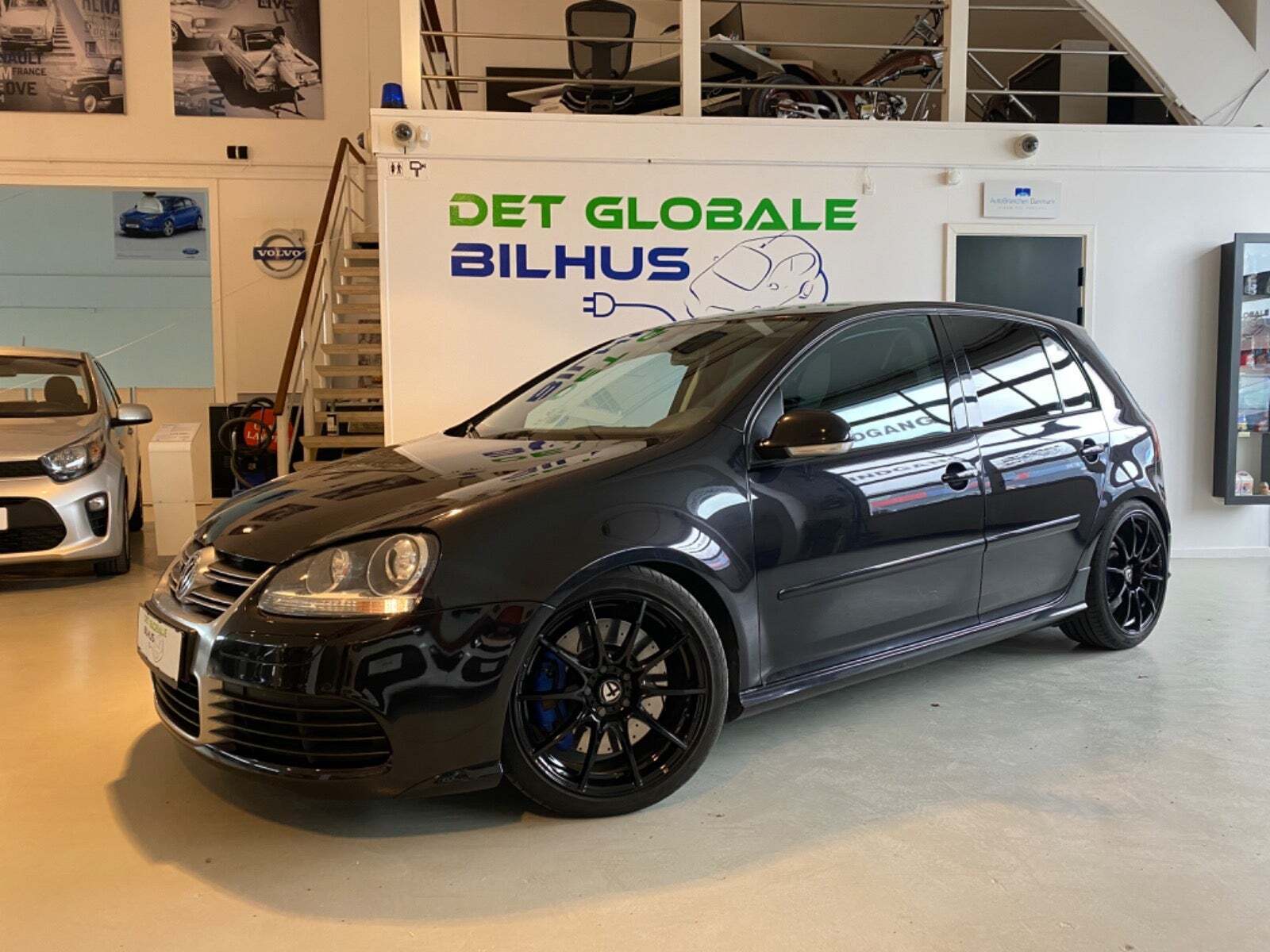 Grå VW Golf V fra 2008