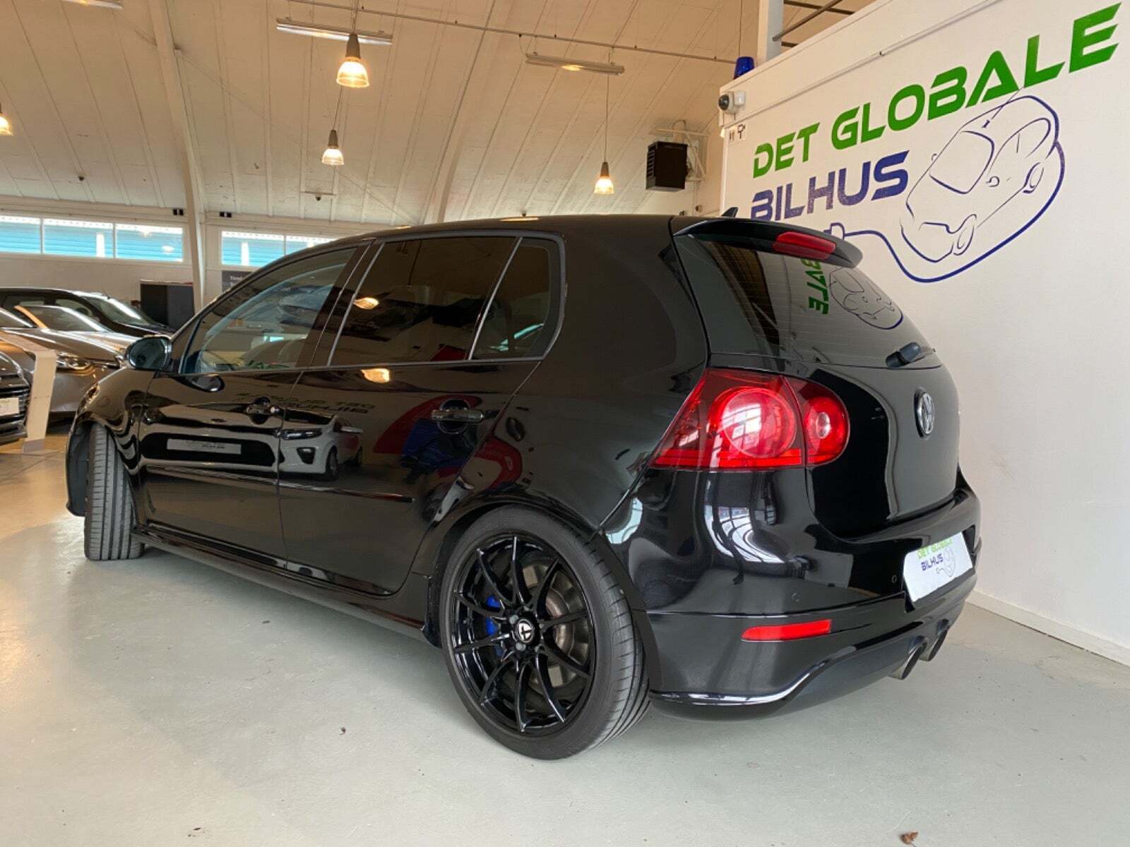 Grå VW Golf V fra 2008