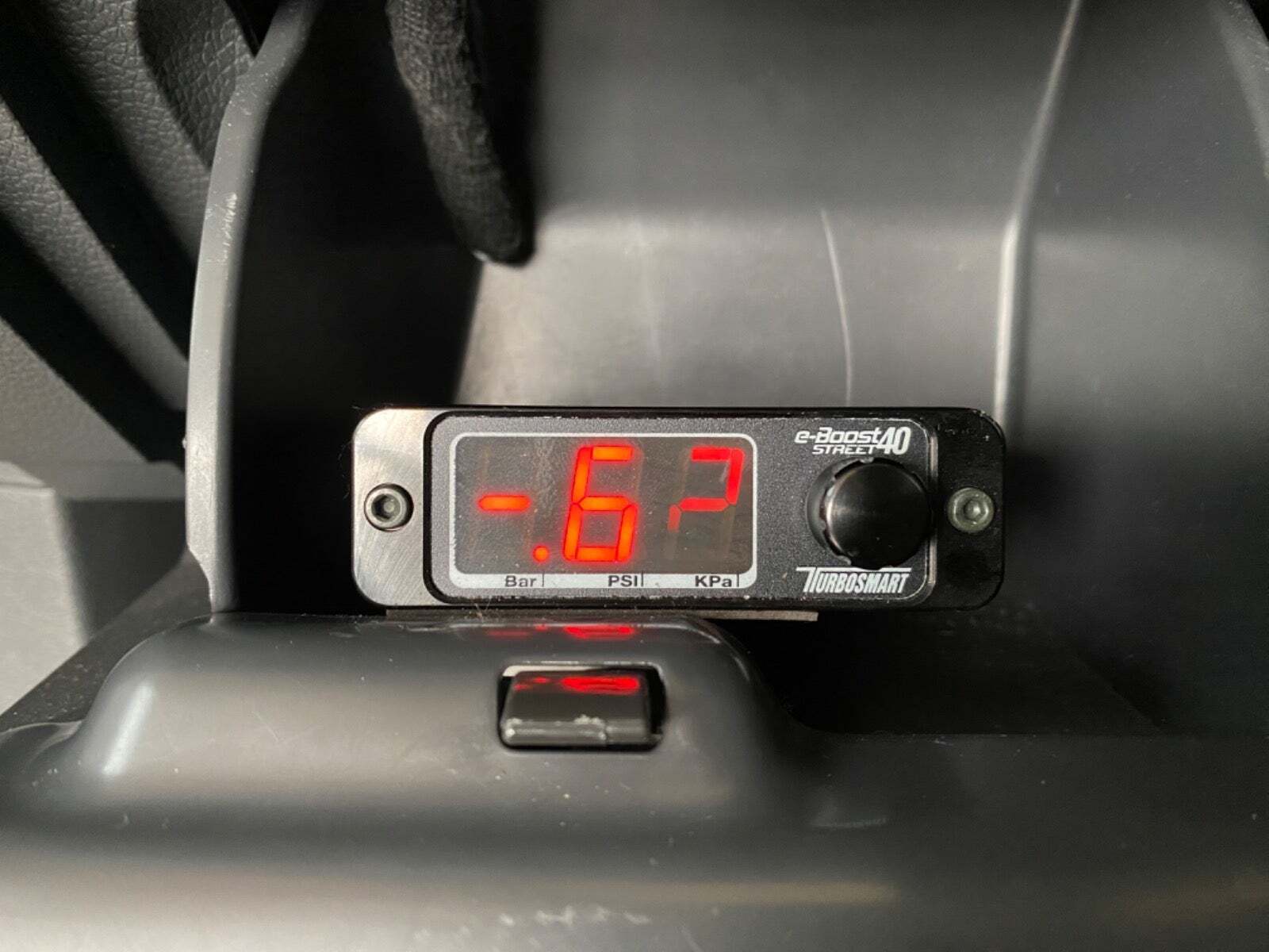 Grå VW Golf V fra 2008