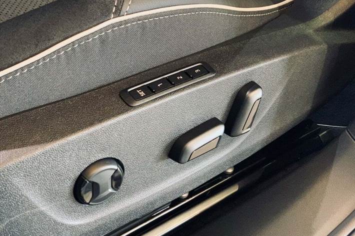 Sølv Skoda Enyaq fra 2023