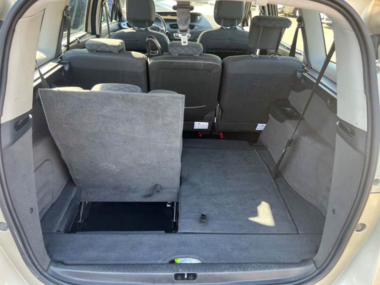 Renault Grand Scenic III 1,9 dCi 130 Dynamique 7prs