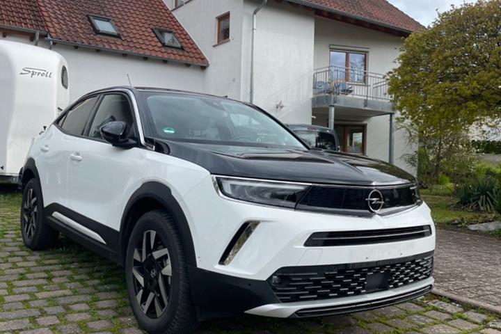 Hvid Opel Mokka fra 2022