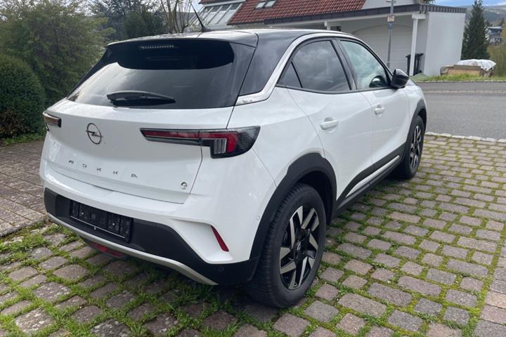Hvid Opel Mokka fra 2022