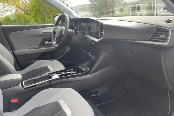 Hvid Opel Mokka fra 2022