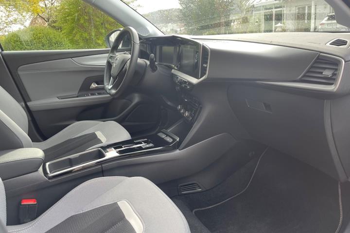 Hvid Opel Mokka fra 2022