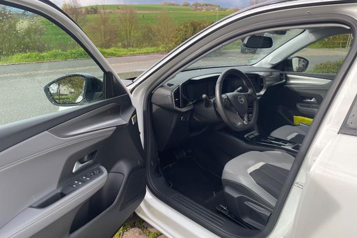 Hvid Opel Mokka fra 2022