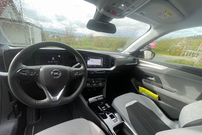 Hvid Opel Mokka fra 2022