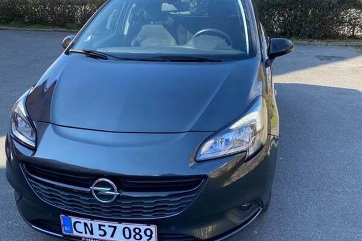 Grå Opel Corsa fra 2018