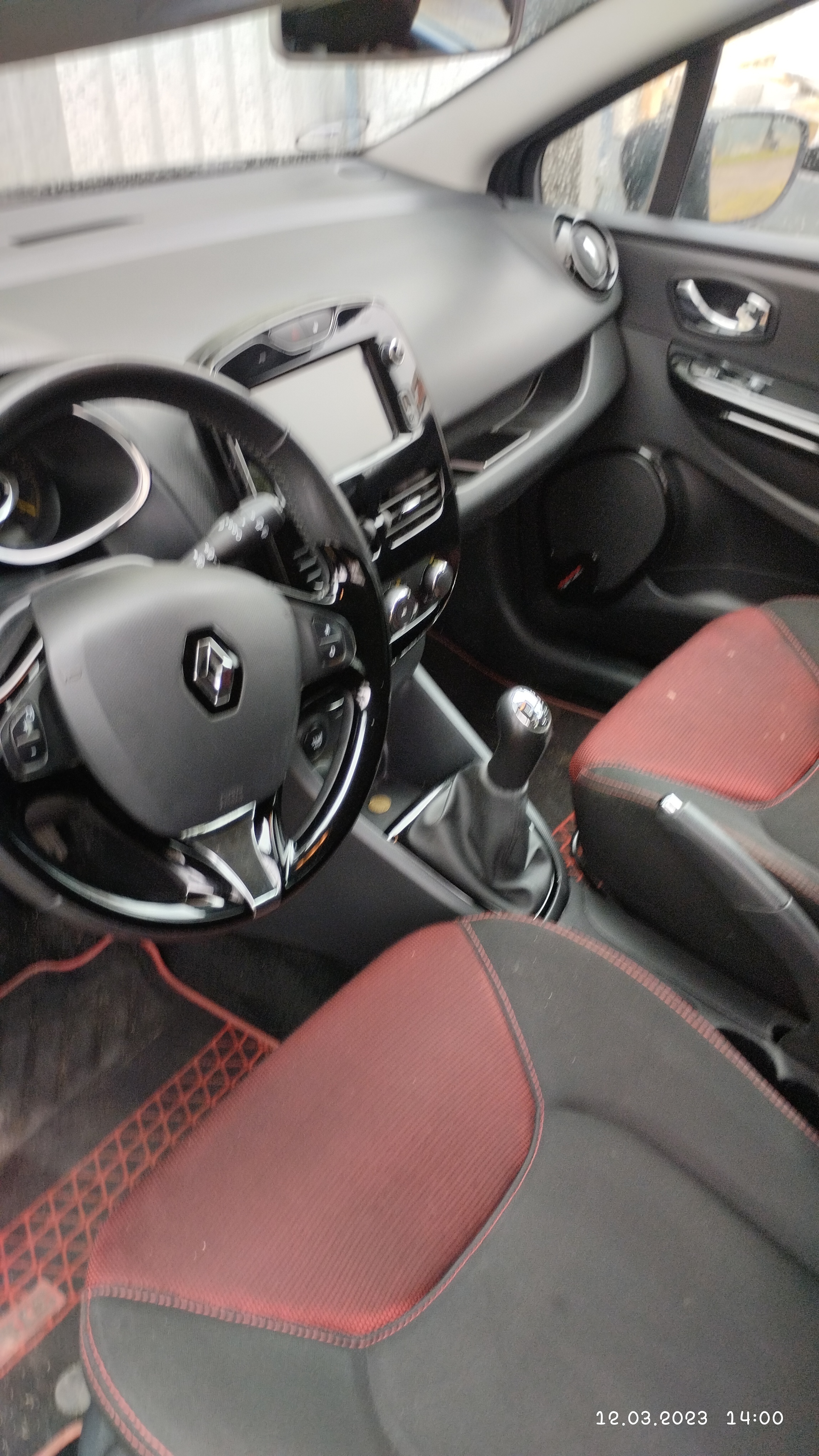 Sort Renault Ny Clio fra 2013