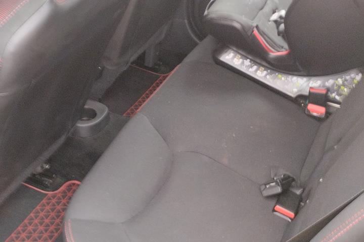 Sort Renault Ny Clio fra 2013
