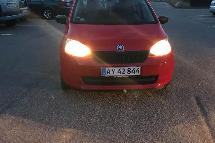 Rød Skoda Citigo fra 2016