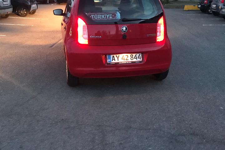 Rød Skoda Citigo fra 2016