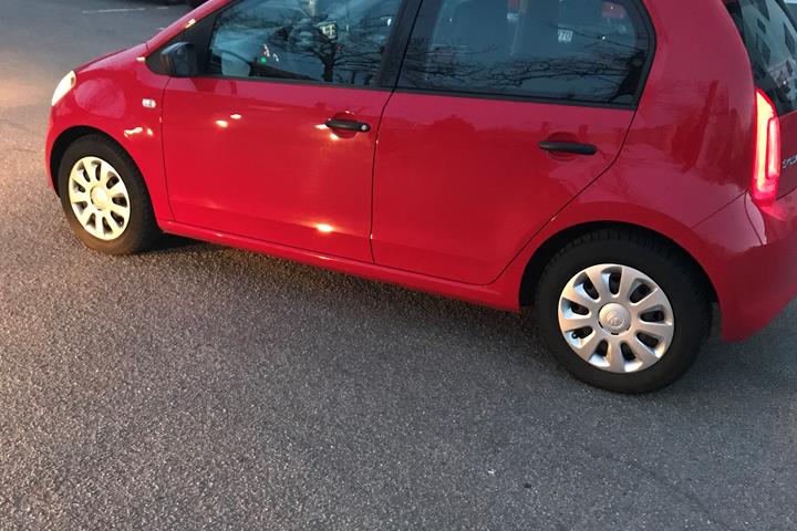 Rød Skoda Citigo fra 2016