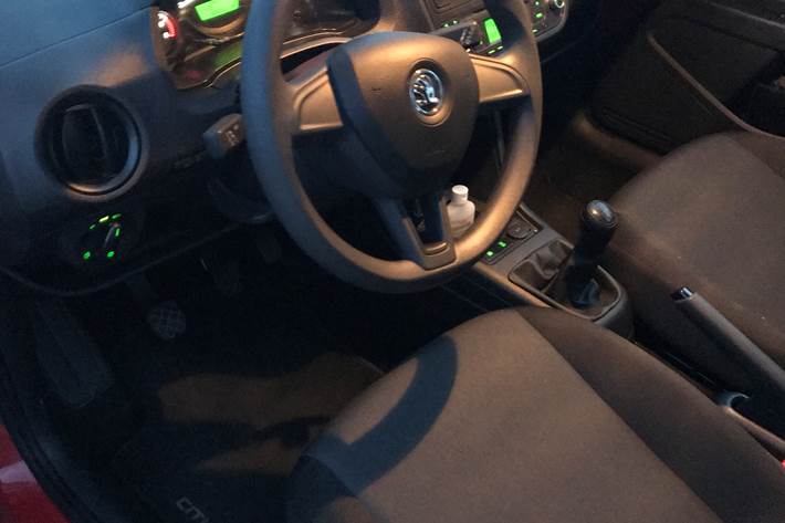 Rød Skoda Citigo fra 2016