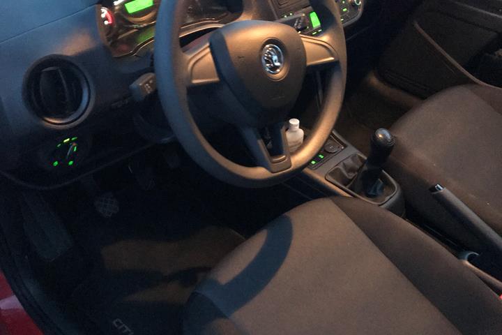 Rød Skoda Citigo fra 2016