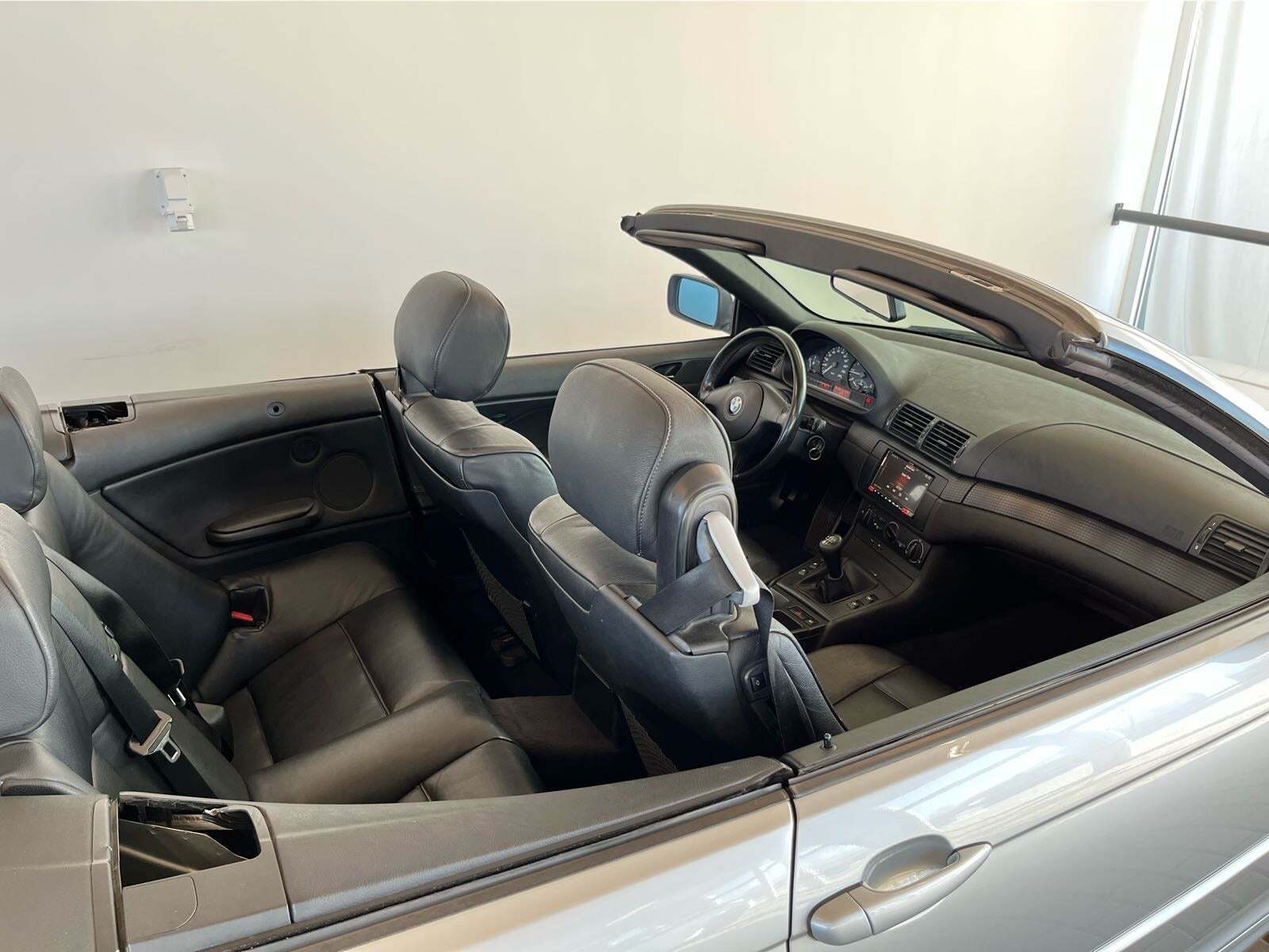 Grå BMW 318Ci fra 2004