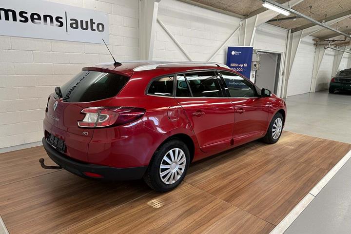 Rød Renault Megane III fra 2014