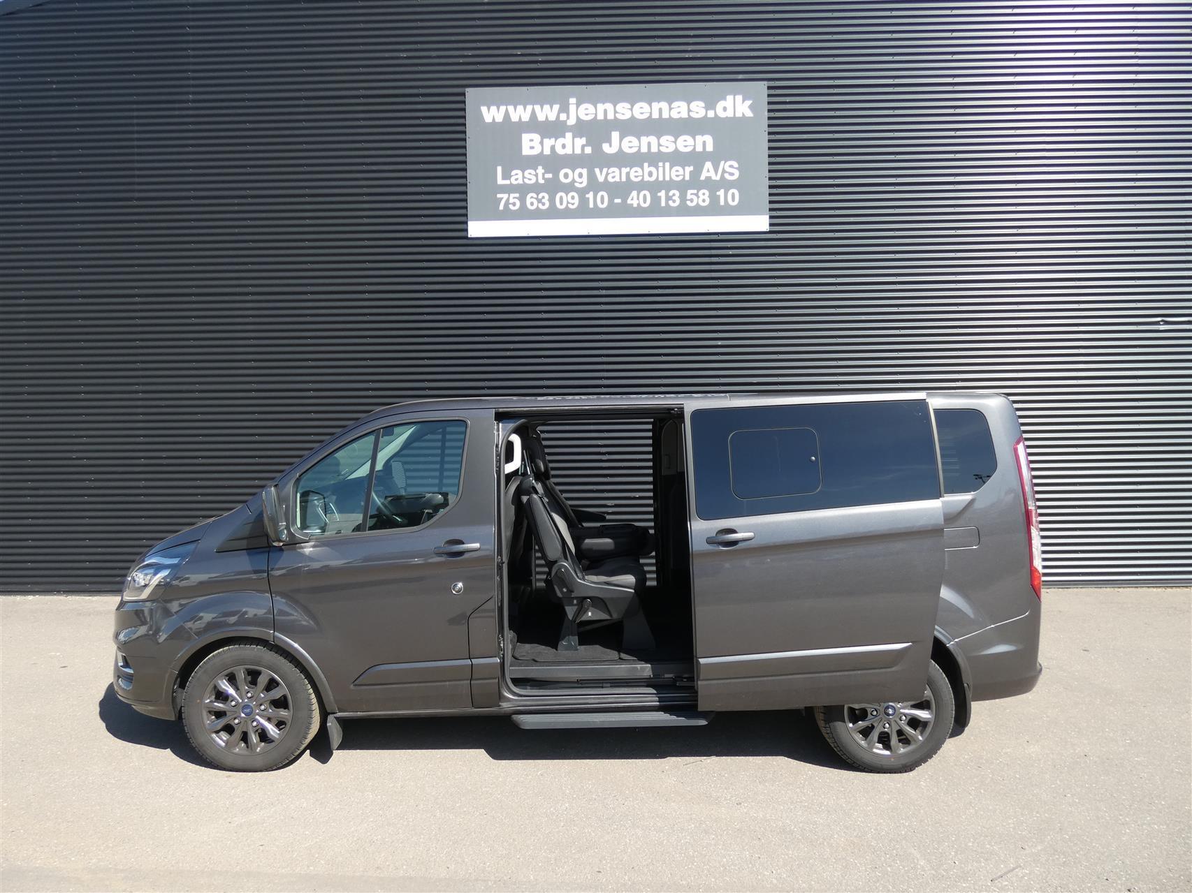 Sort Ford Tourneo Custom fra 2023
