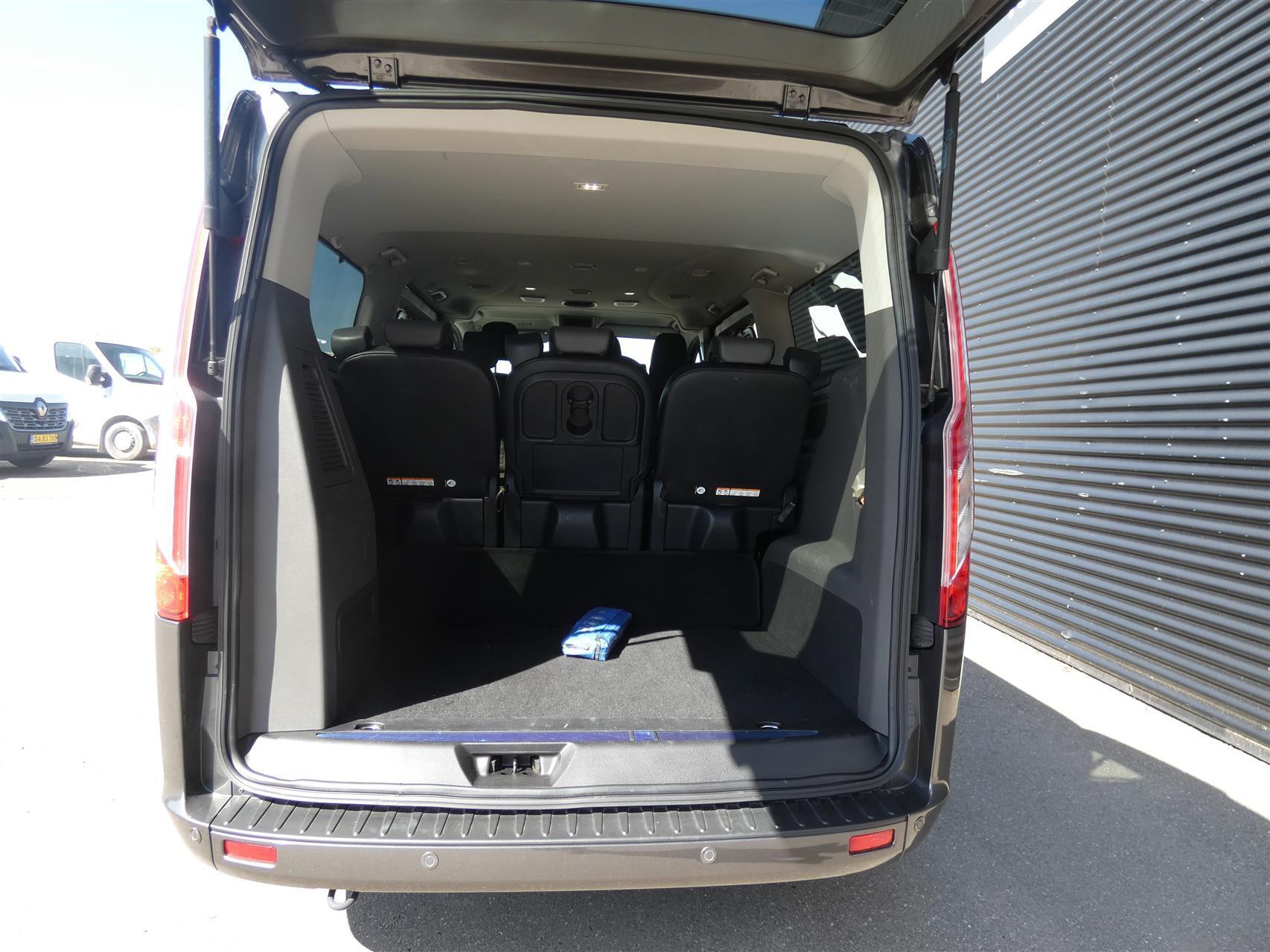 Sort Ford Tourneo Custom fra 2023