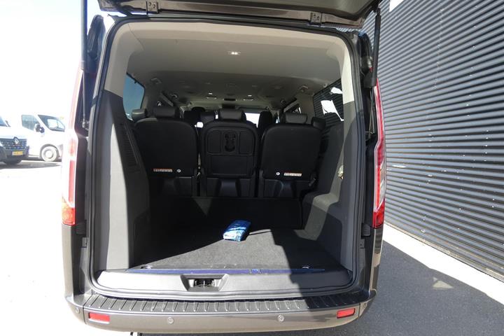 Sort Ford Tourneo Custom fra 2023