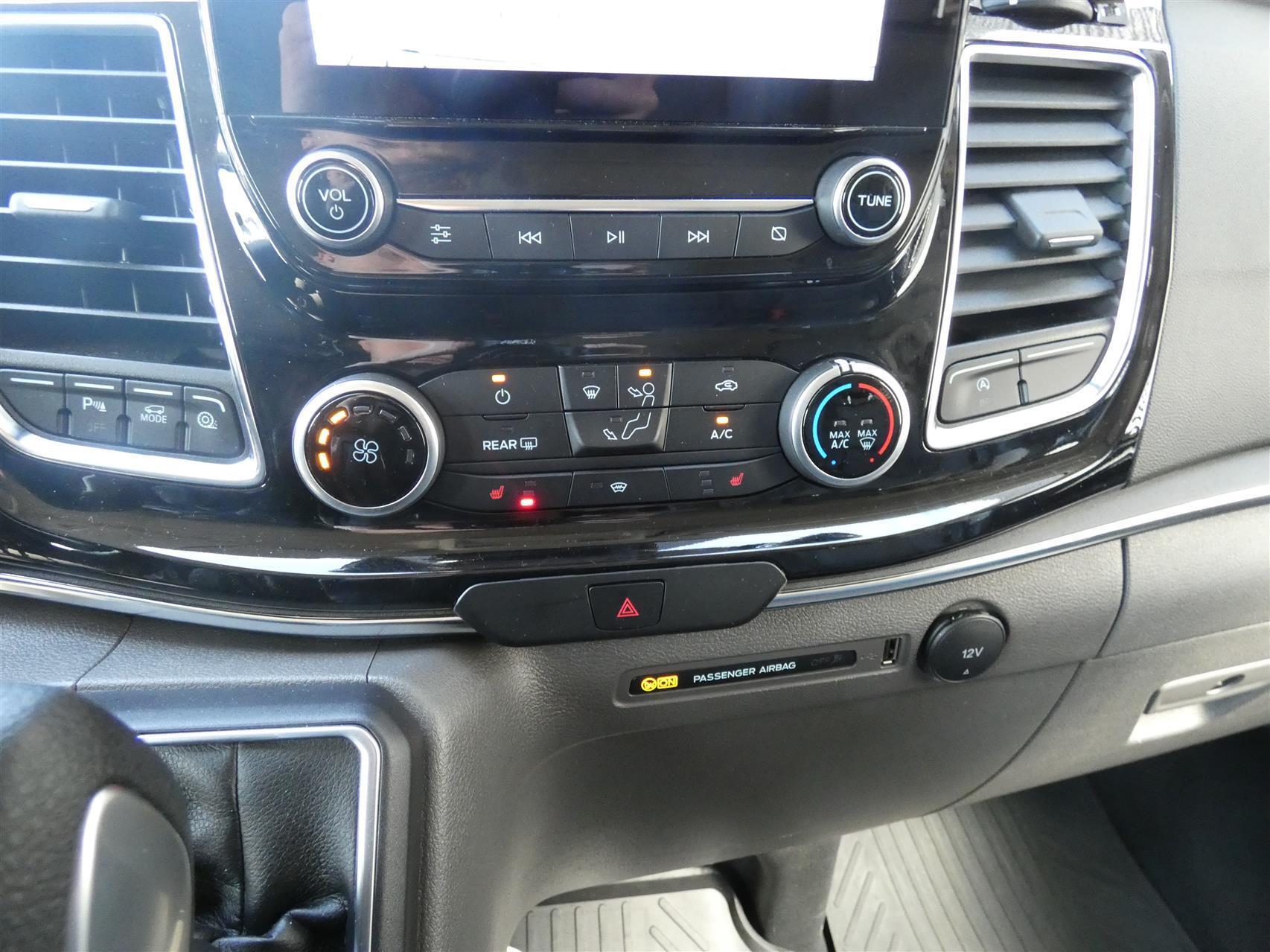 Sort Ford Tourneo Custom fra 2023