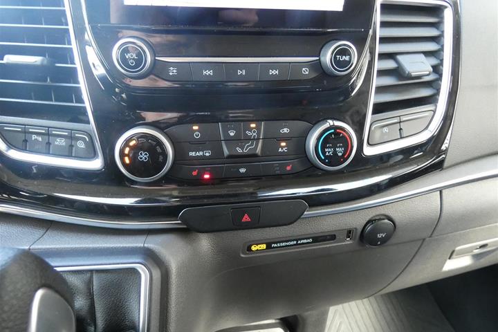 Sort Ford Tourneo Custom fra 2023