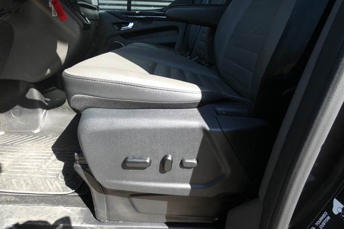 Sort Ford Tourneo Custom fra 2023