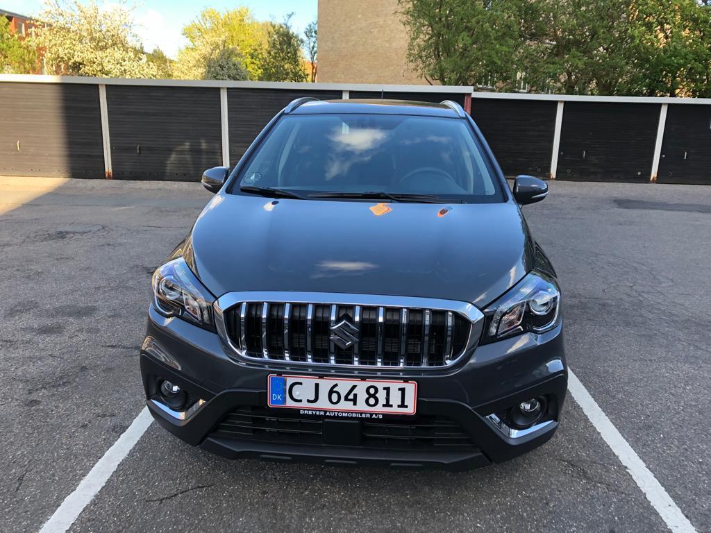 Grå Suzuki S-Cross fra 2019