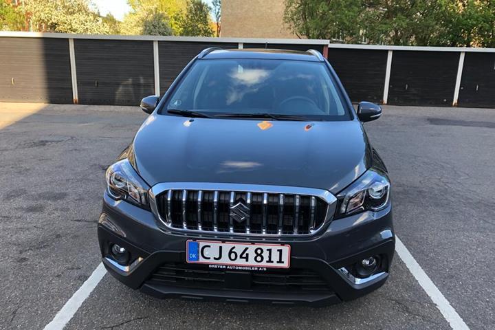 Grå Suzuki S-Cross fra 2019