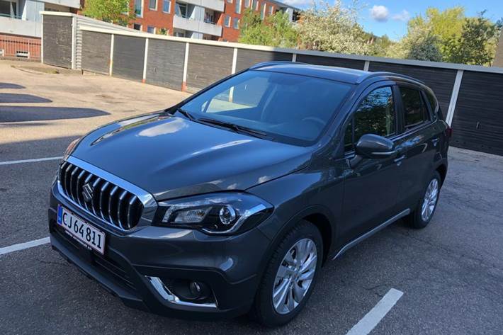 Grå Suzuki S-Cross fra 2019