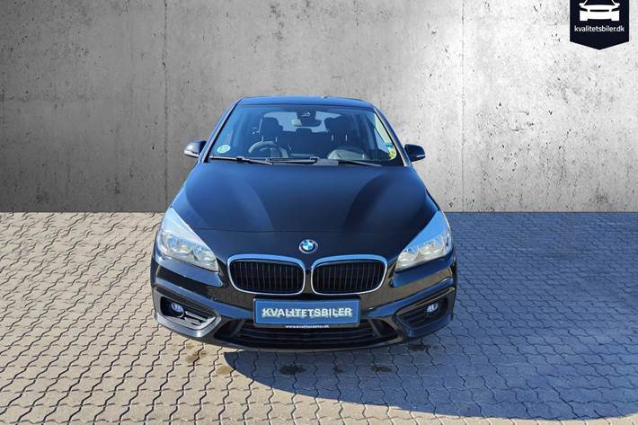 Sort BMW 218d fra 2016