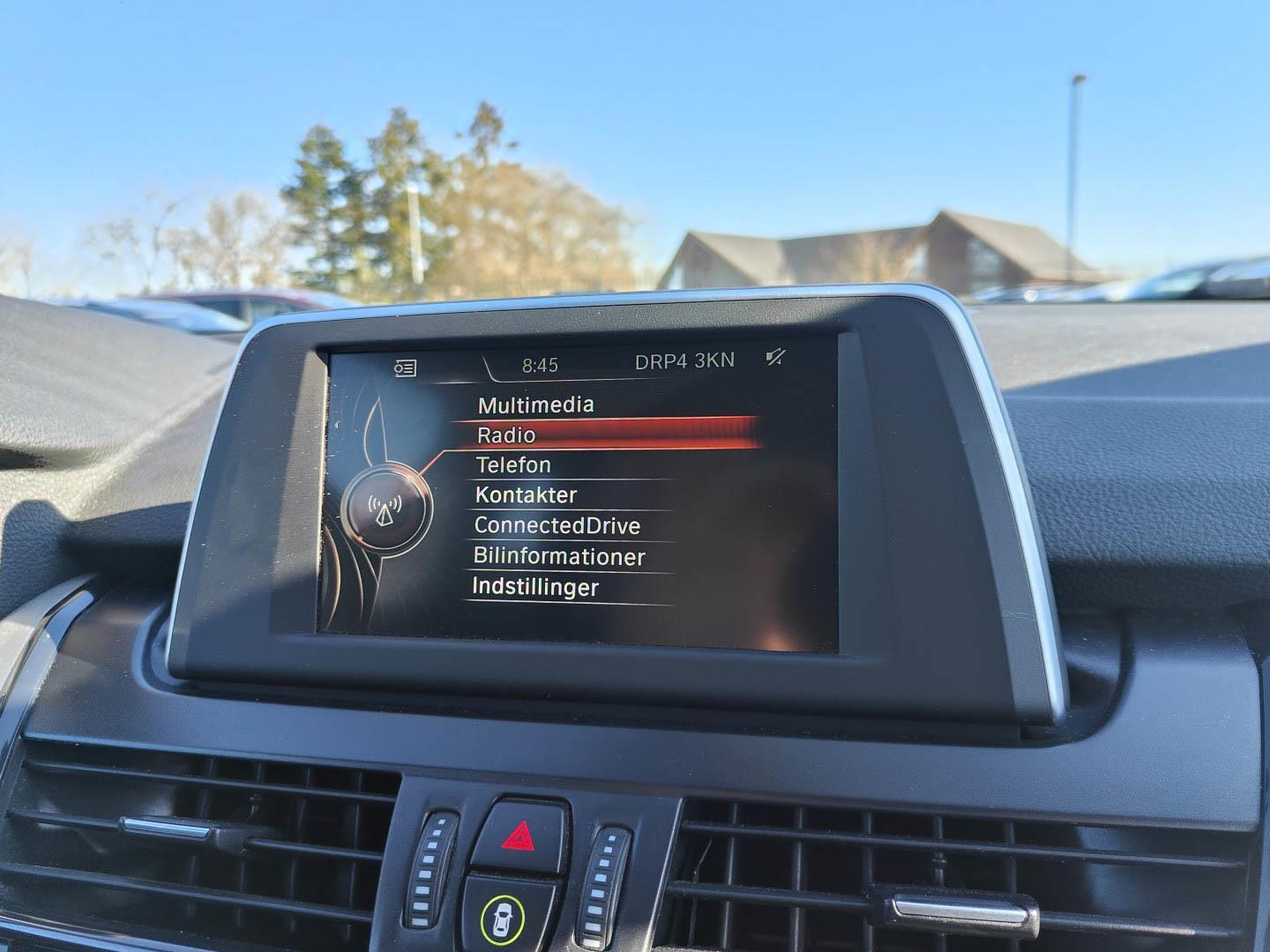 Sort BMW 218d fra 2016