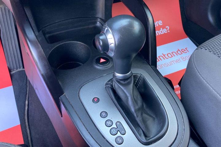 Grå Seat Altea XL fra 2015 set indefra