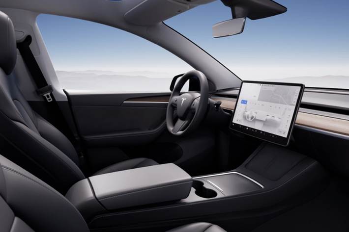 Blå Tesla Model Y fra 2022