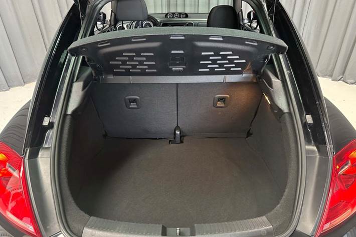 Grå VW The Beetle fra 2013