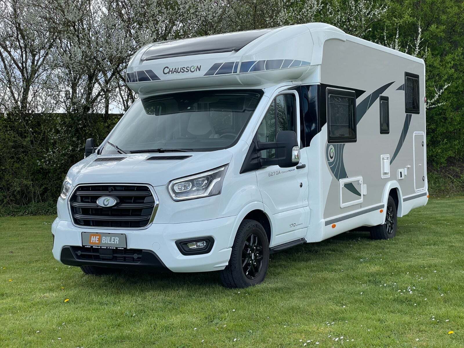 Hvid Chausson 627 GA fra 2022