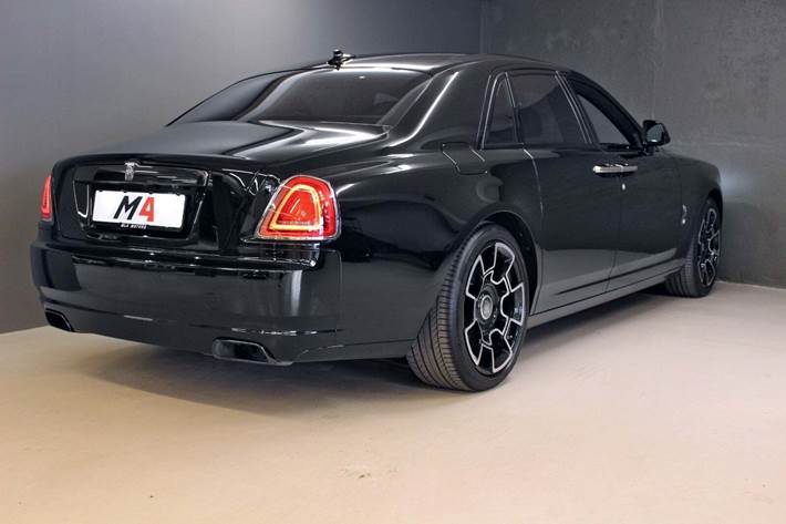 Grå Rolls Royce Ghost fra 2017