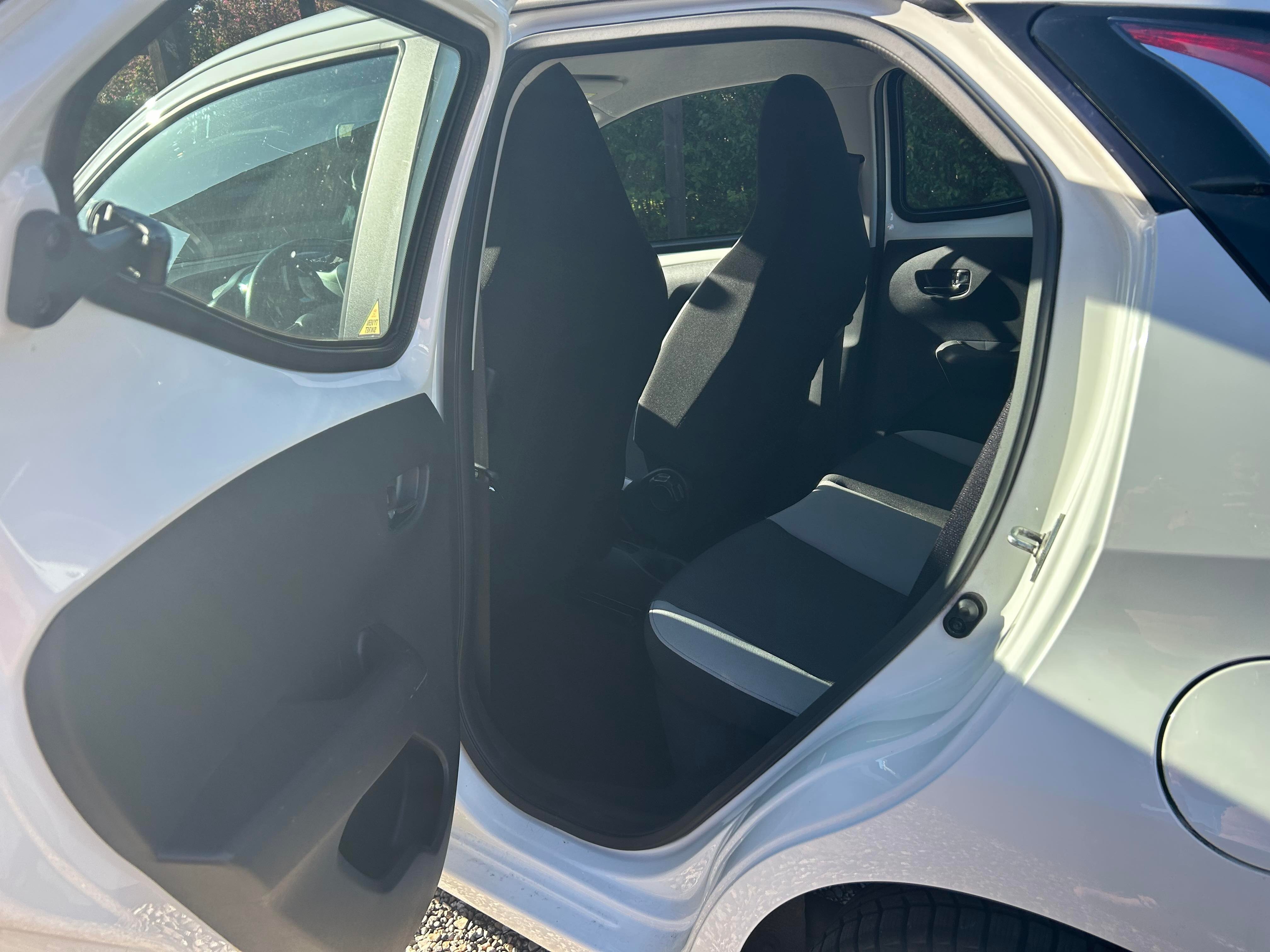 Hvid Toyota Aygo fra 2017