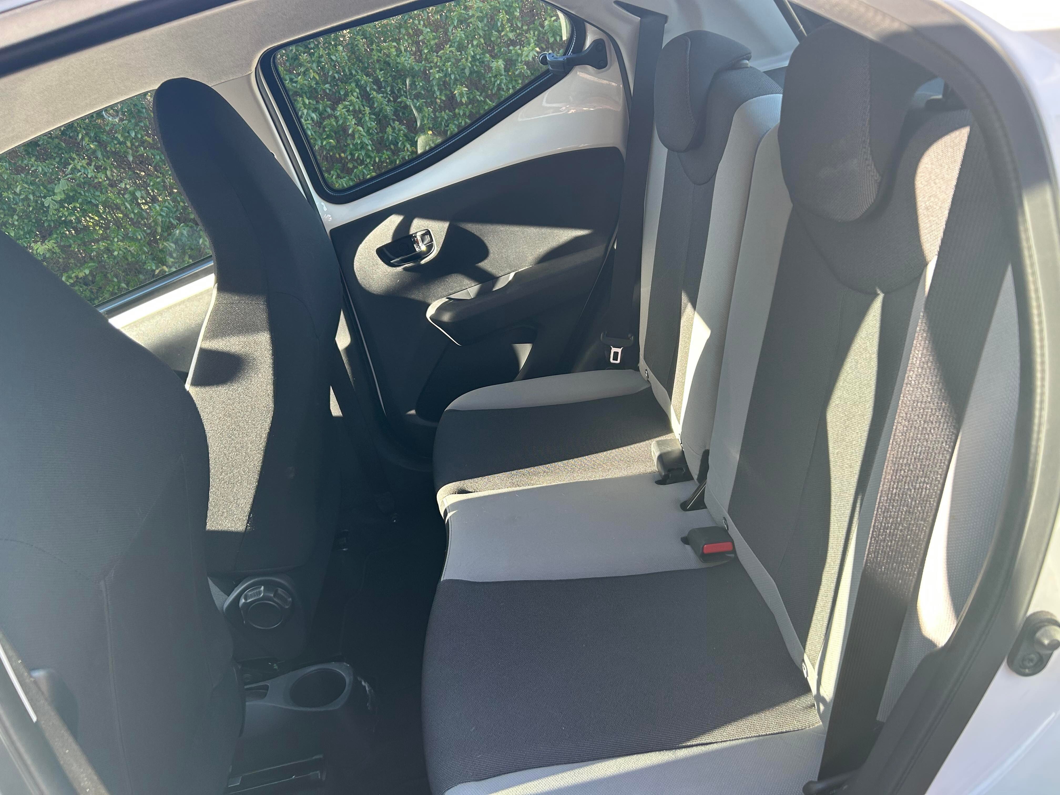 Hvid Toyota Aygo fra 2017