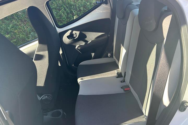Hvid Toyota Aygo fra 2017