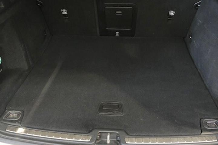 Beige Volvo V60 fra 2018